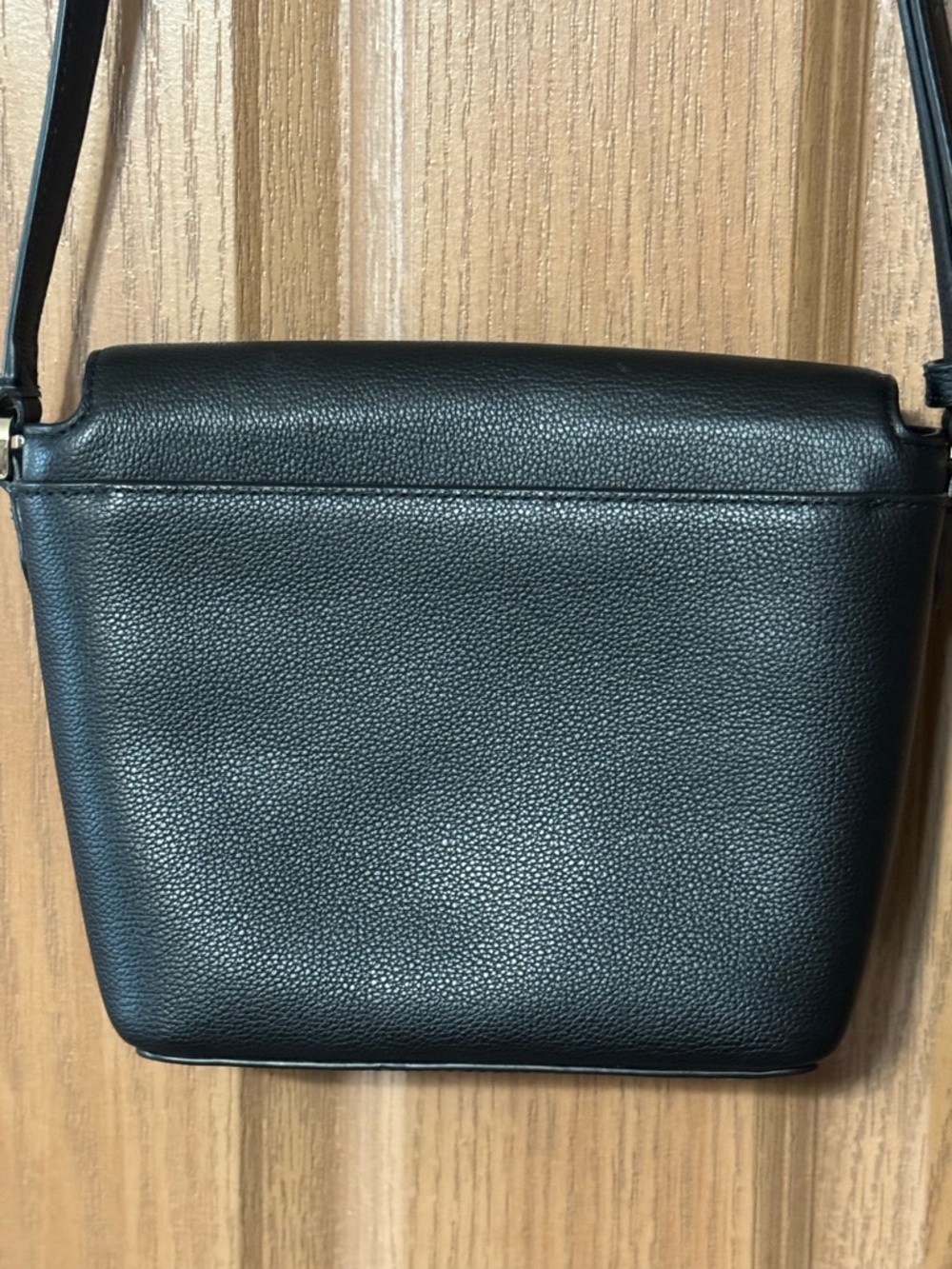 KATE SPADE Black Pebbled Leather  Crossbody/Shoulder Bag  with Gold Accents EUC - Picture 3 of 11